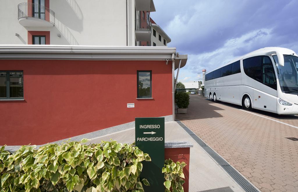 Hotel Brindor Poirino Extérieur photo