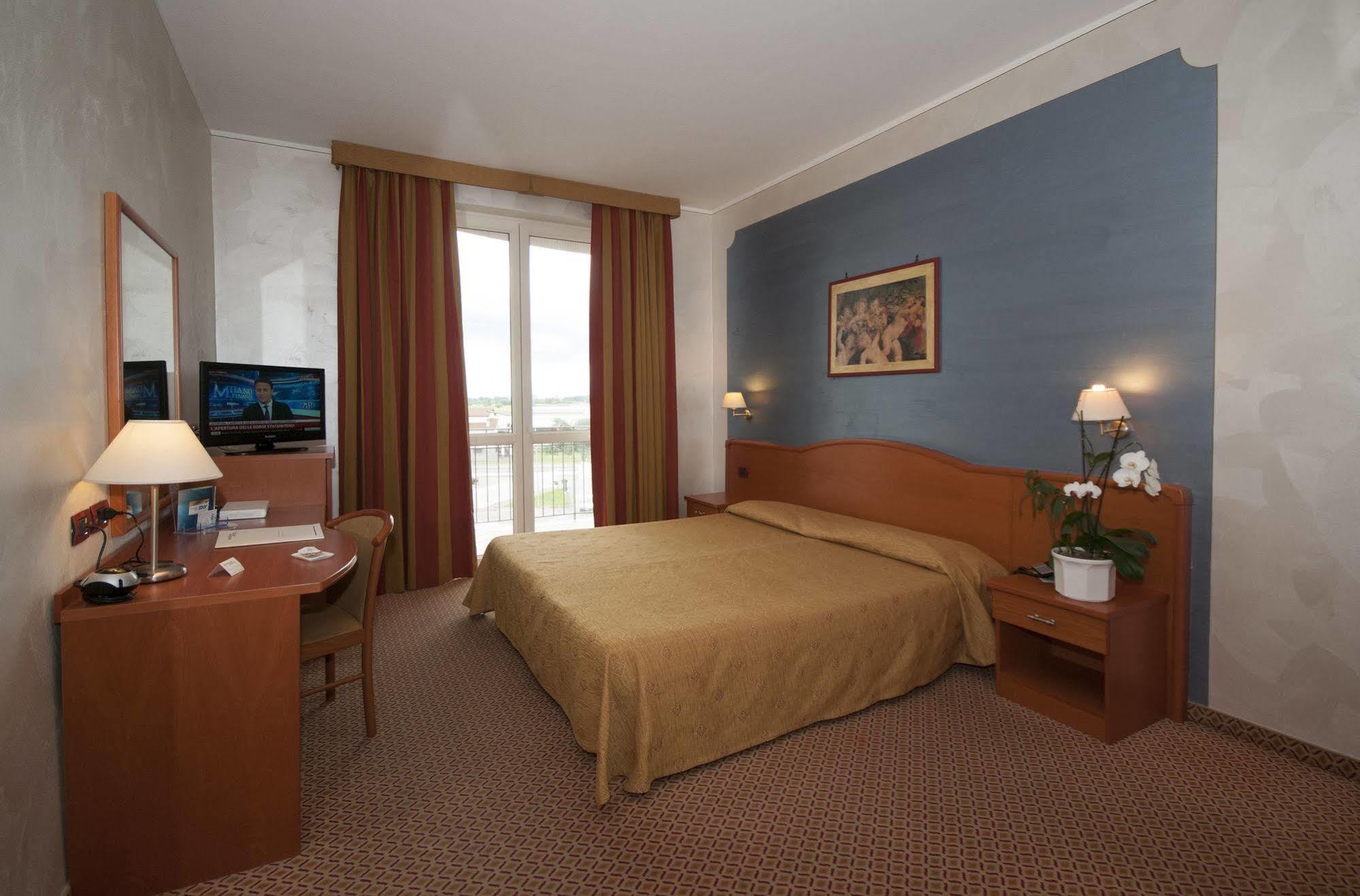Hotel Brindor Poirino Extérieur photo