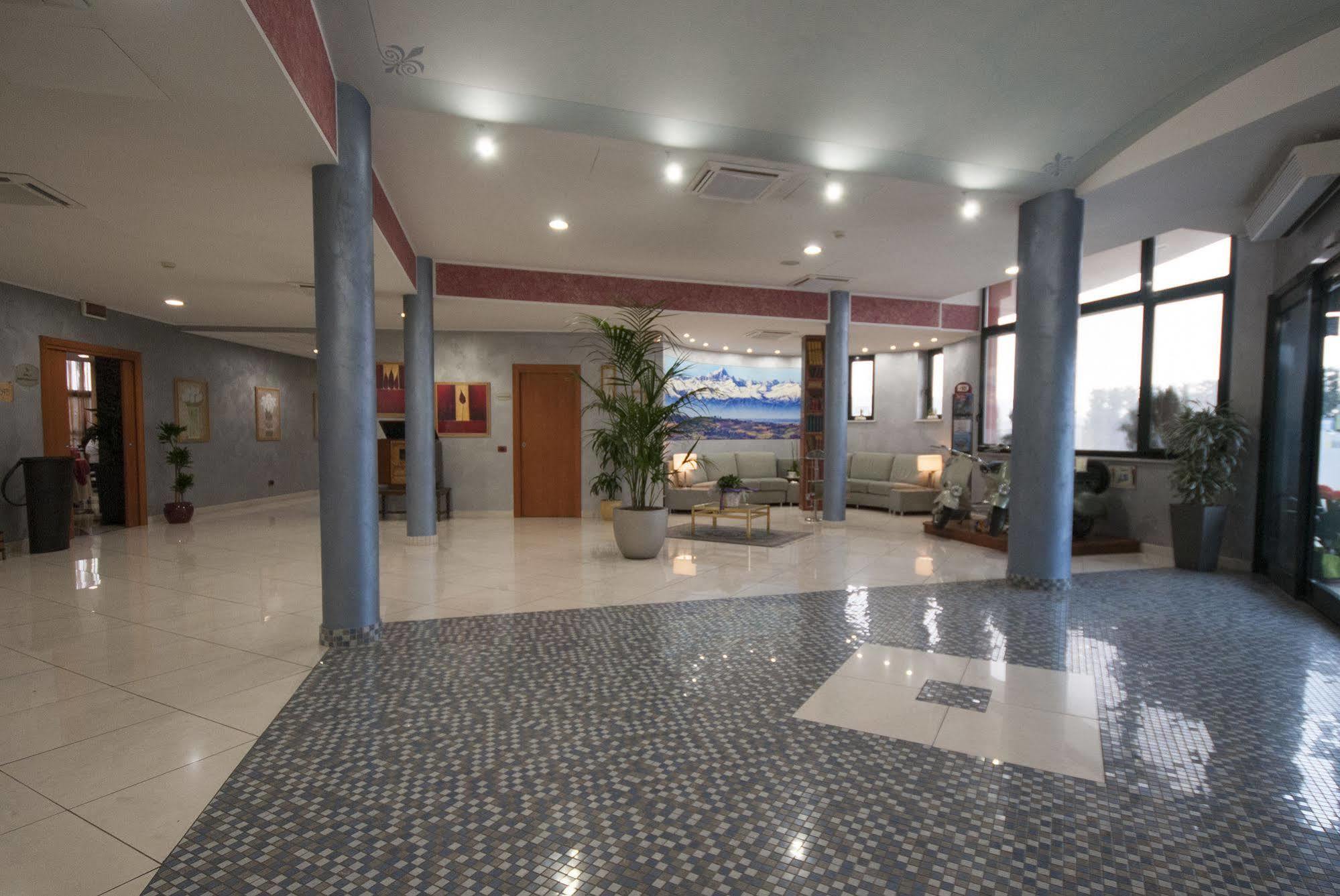 Hotel Brindor Poirino Extérieur photo