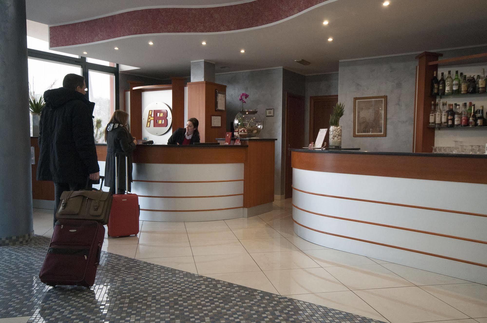 Hotel Brindor Poirino Extérieur photo